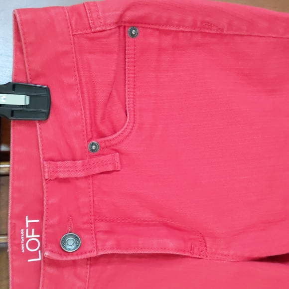 Loft Modern Skinny Sz 2 Red - Picture 4 of 6